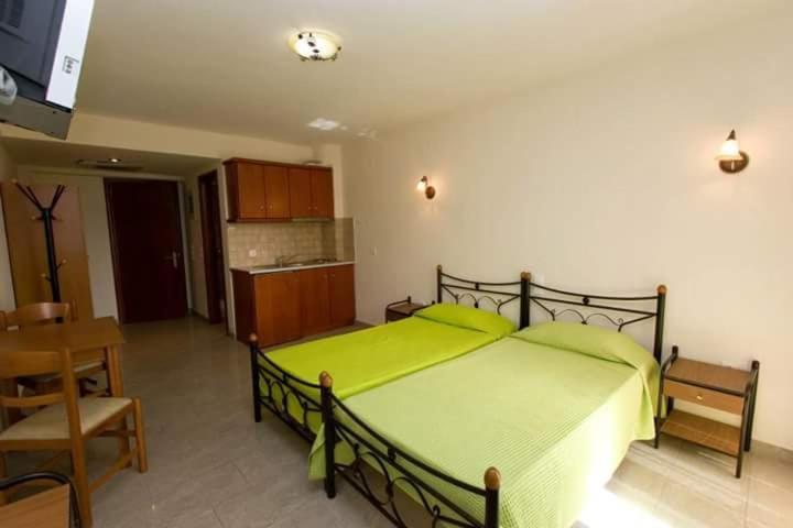 Ιωλκοσ Aparthotel Lutrá Edipszú Kültér fotó